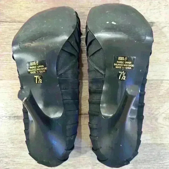 Varsavia Viamara Black Heels - Picture 5 of 5